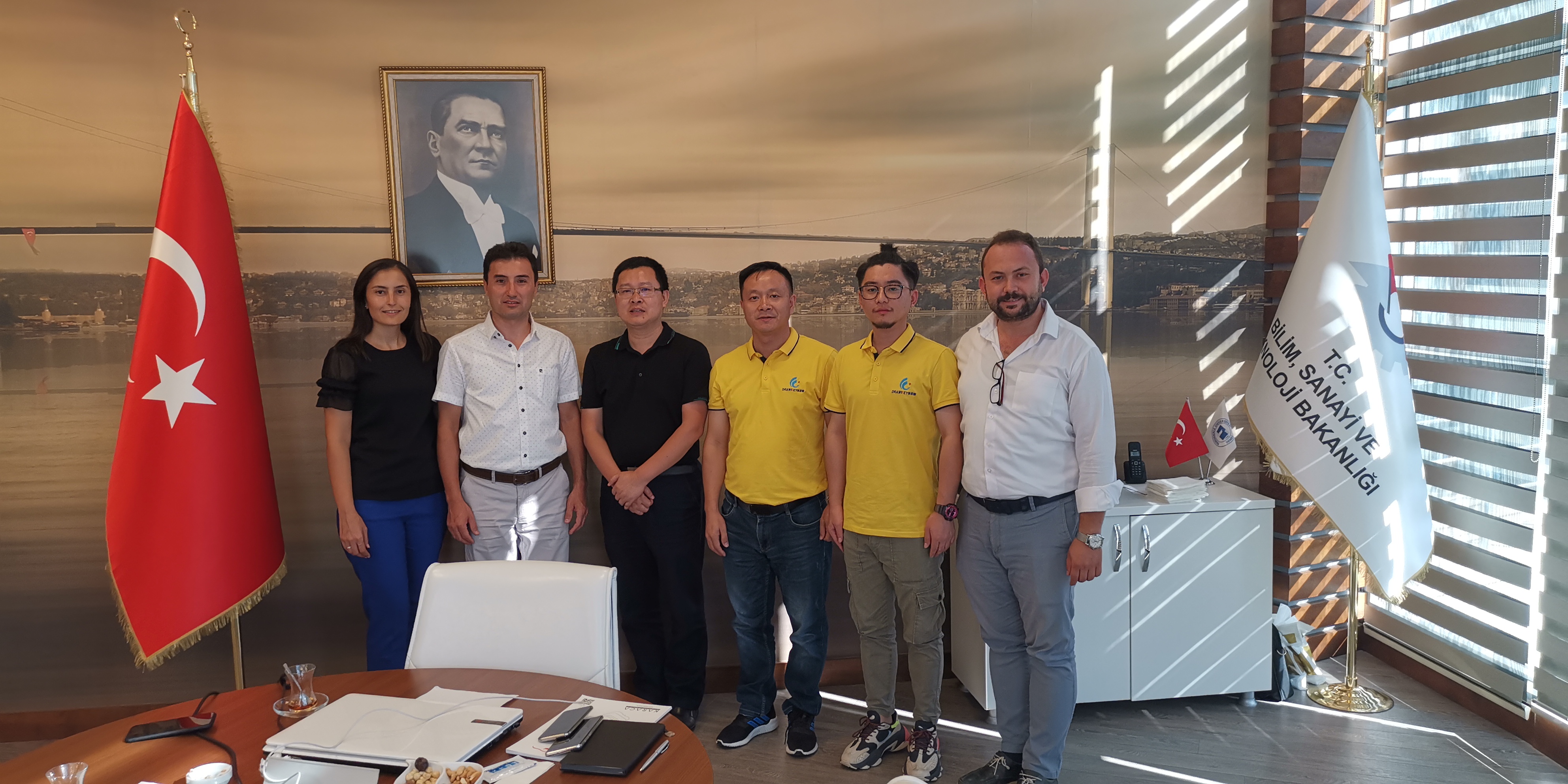 和土耳其客戶合照?qǐng)D