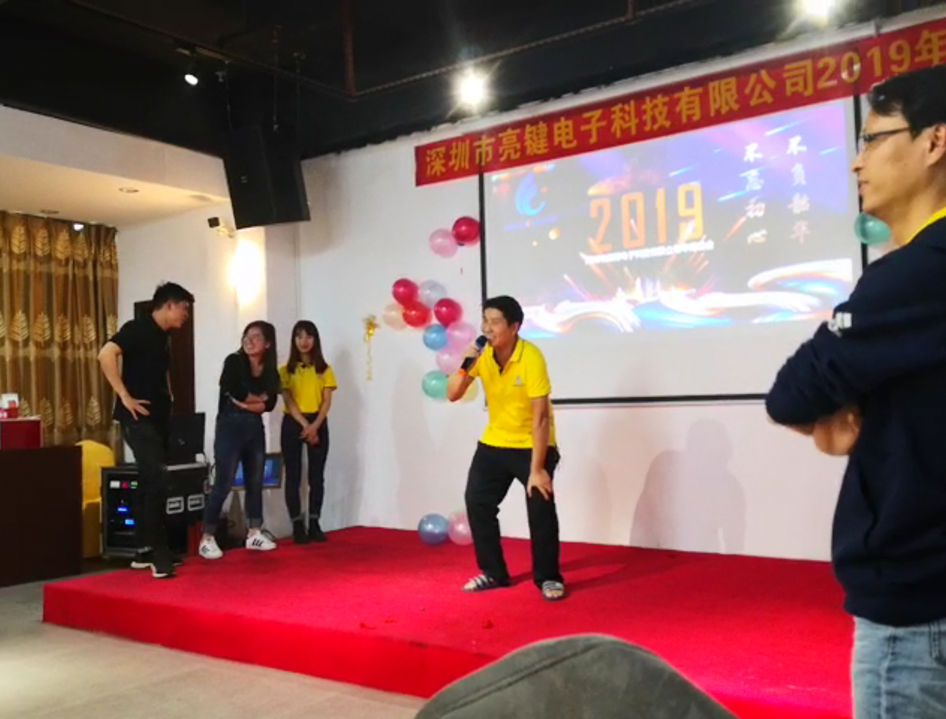 AAEE25B370DE3B8F9EF2F770BE6FAFFF